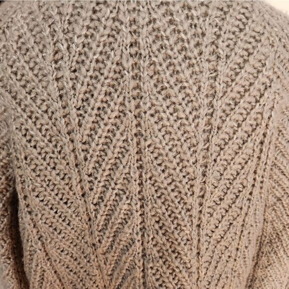 Universal Thread Women's Size Small Gray Chunky Knit Cardigan Sweater - Picture 2 of 7